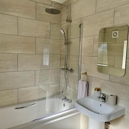 Apartment Orchid 2 Luxury 3br House By Altoluxo Short Lets & Serviced With Free Wifi & Parking *