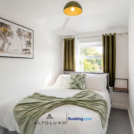 Orchid 2 Luxury 3br House By Altoluxo Short Lets & Serviced With Free Wifi & Parking Bristol