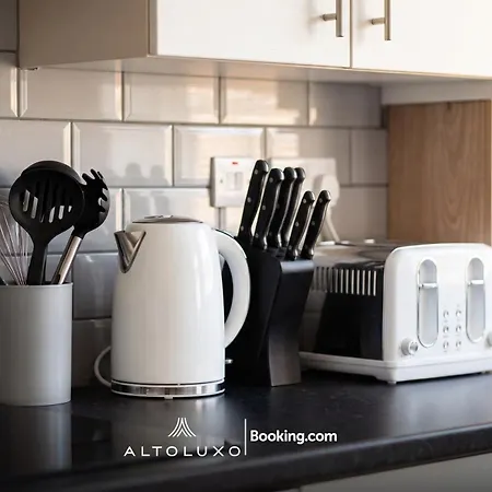 Orchid 2 Luxury 3br House By Altoluxo Short Lets & Serviced With Free Wifi & Parking Apartment *