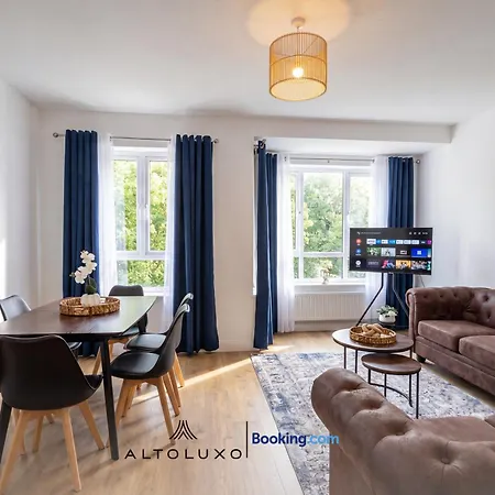 Orchid 2 Luxury 3br House By Altoluxo Short Lets & Serviced With Free Wifi & Parking Apartment Bristol