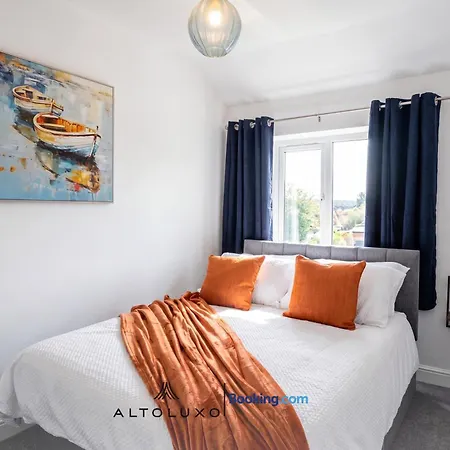 Orchid 2 Luxury 3br House By Altoluxo Short Lets & Serviced With Free Wifi & Parking *