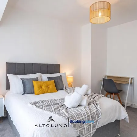 Orchid 2 Luxury 3br House By Altoluxo Short Lets & Serviced With Free Wifi & Parking * Bristol