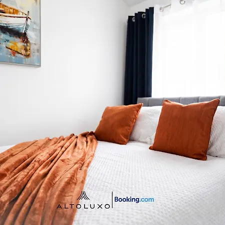 Apartment Orchid 2 Luxury 3br House By Altoluxo Short Lets & Serviced With Free Wifi & Parking Bristol