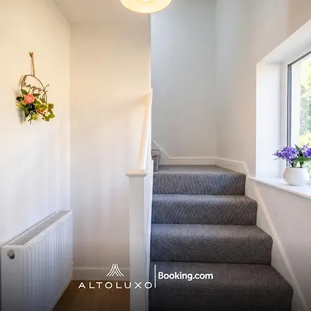 Orchid 2 Luxury 3br House By Altoluxo Short Lets & Serviced With Free Wifi & Parking Apartment